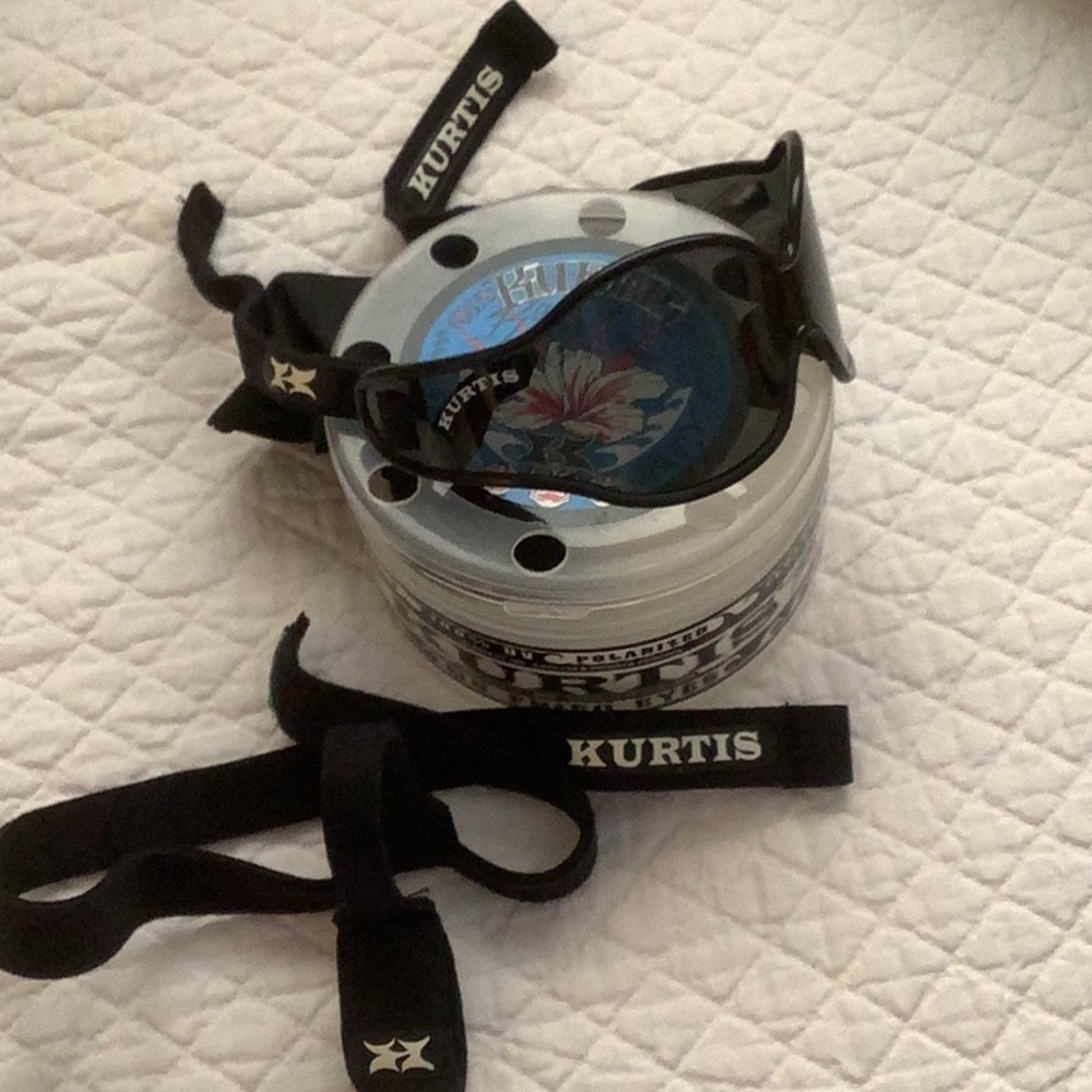 Kurtis surf googles